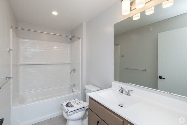 4BR, 2BA - 1,293SF - Second Bathroom - Lakefield Apartments