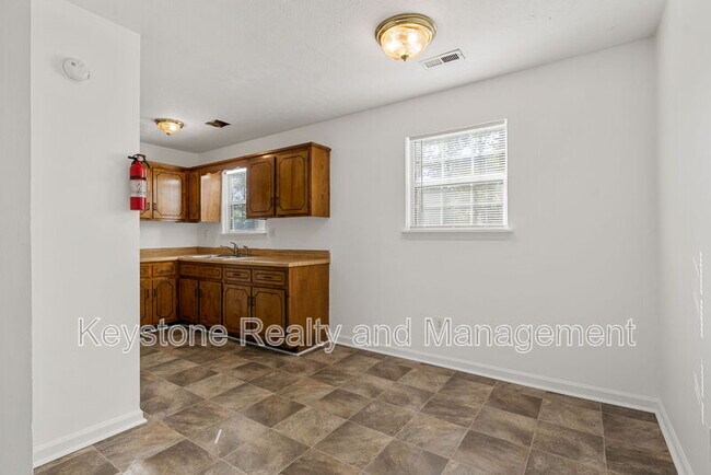 Building Photo - 1375 Thompsonville Ln