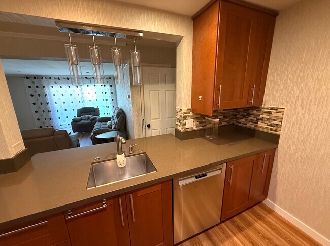 Foto del edificio - 5460 White Oak Ave