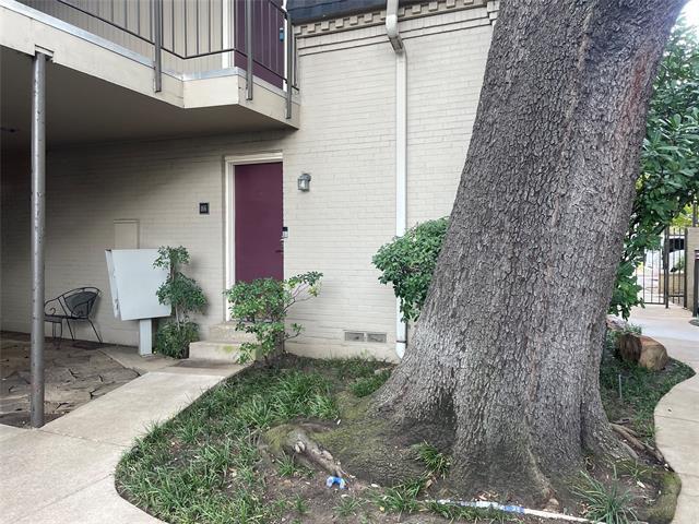 Foto del edificio - 5311 Fleetwood Oaks Ave