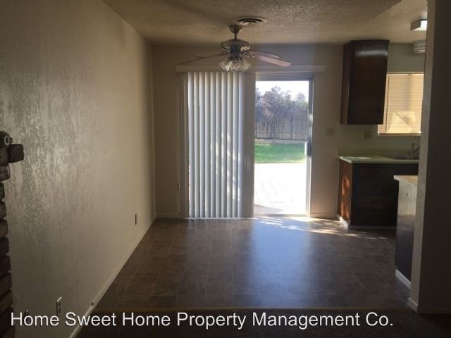 Foto del edificio - 3 br, 2 bath House - 703 Skylark Avenue