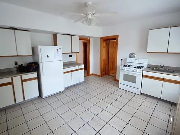 Foto del edificio - Get settled immediately in this great Fitchburg apartment!