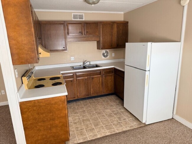 Foto del edificio - Maryville 37803 - 1 bedroom 1 bath apartment - call Troy Adams 865-233-6949