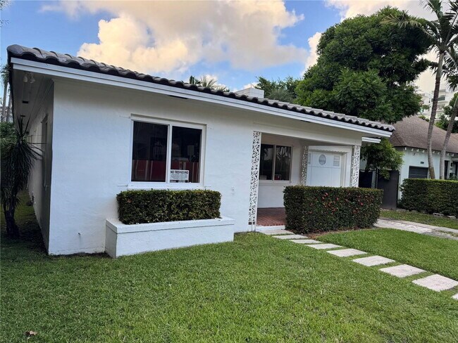 Foto del edificio - 1339 Flamingo Way