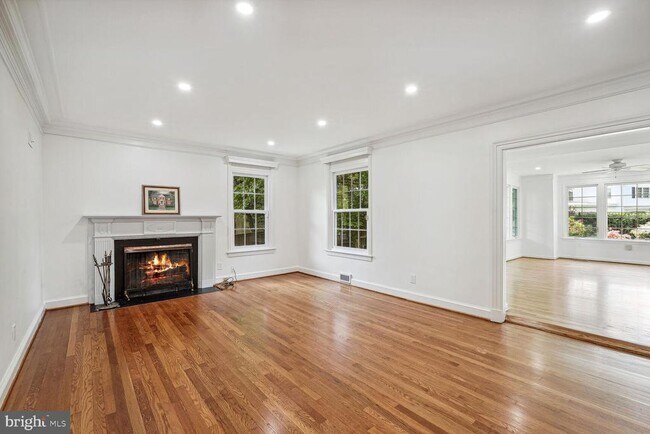 Foto del edificio - 4624 Reservoir Rd NW