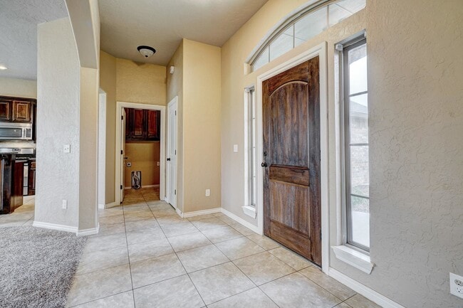 Building Photo - Beautiful Home In Moore Oklahoma. For Leas...