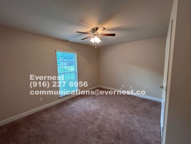 Foto del edificio - 338 Ivy Hills Cir