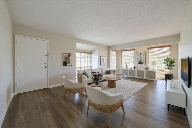 Building Photo - 12633 Memorial Dr