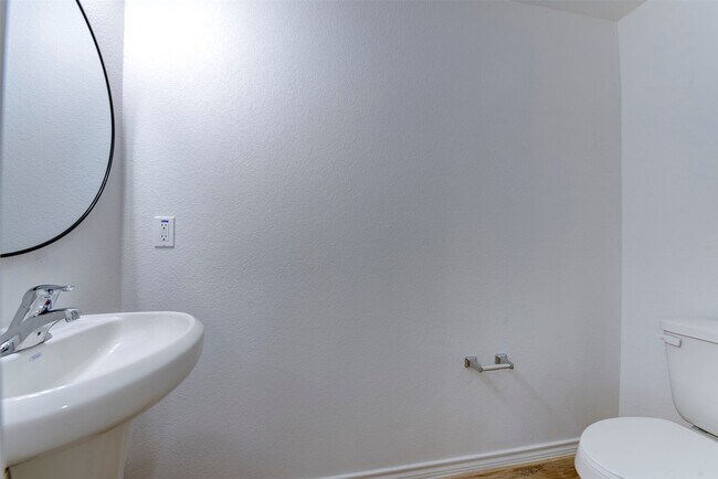 Foto del edificio - 8202 Homewood Ln