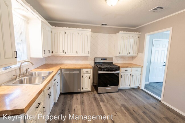 Foto del edificio - 3 br, 1 bath House - 4839 S Vancouver Ave