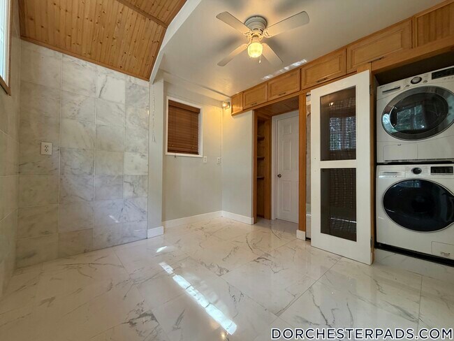 Foto del edificio - 235 Savin Hill Ave