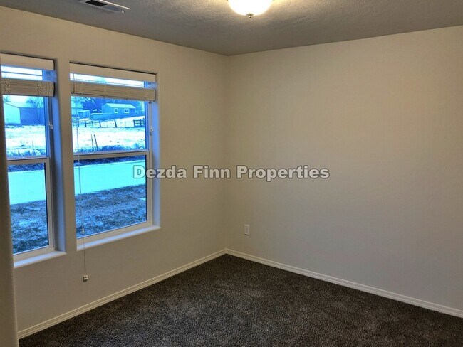 Foto del edificio - 4425 N McCabe Rd