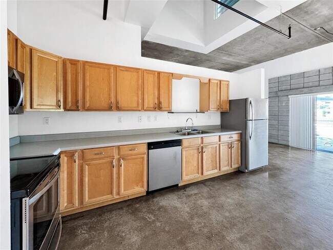 Building Photo - 200 E Dania Beach Blvd