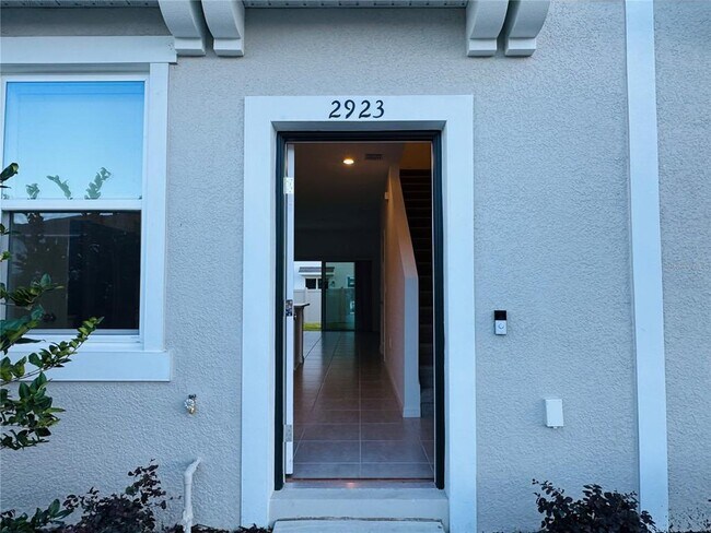 Foto del edificio - 2923 Skyline Lp