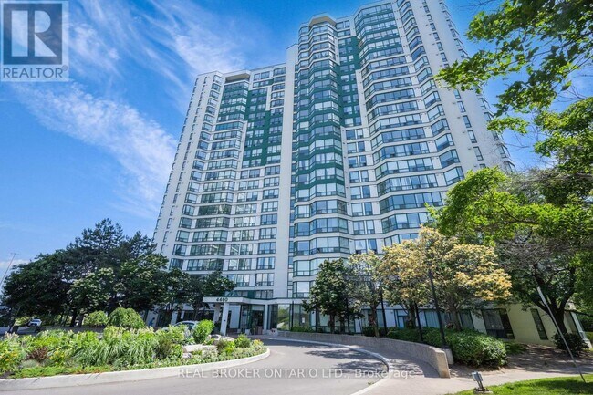 Photo du bâtiment - 4460-4460 Tucana Ct