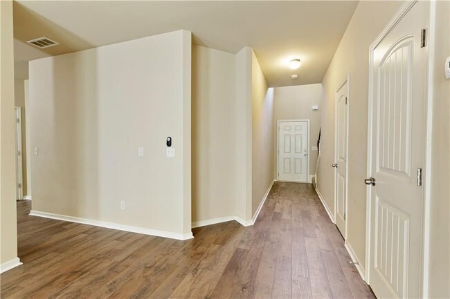 Building Photo - 302 Alcovy Way