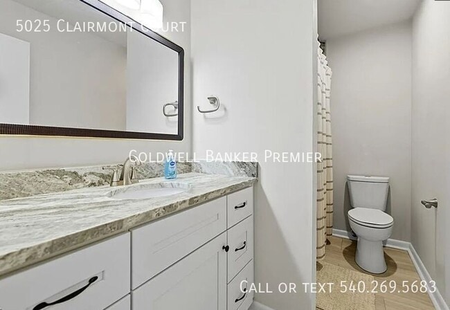 Building Photo - 5025 Clairmont Ct