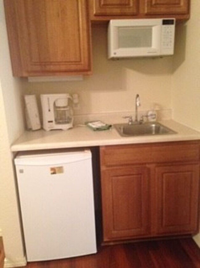 Foto del edificio - Furnished 1 bedroom 1 bath near Silver Dol...