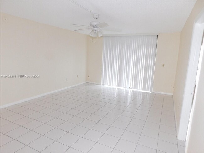 Foto del edificio - 8005 SW 107th Ave