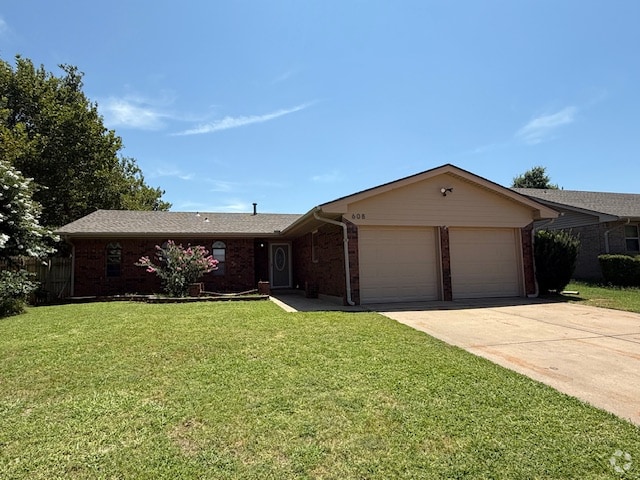 Building Photo - 608 Linda Ln