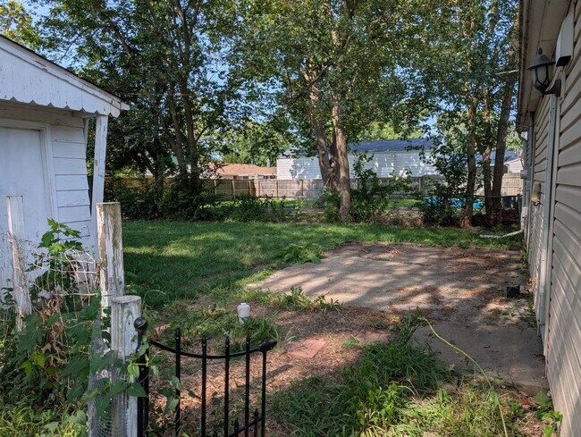 Foto del edificio - 1805 Southwood Dr
