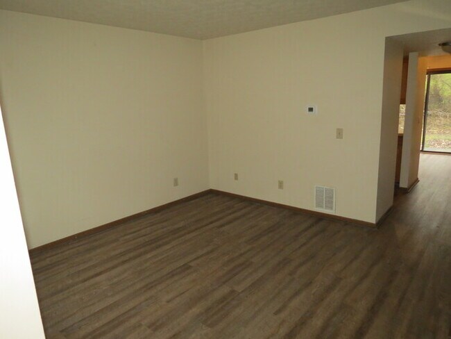 Building Photo - 2265 Hughey Dr