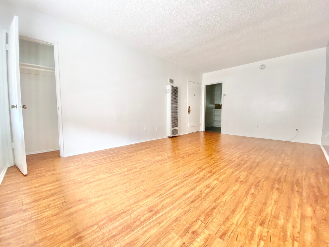 Foto principal - 6759 Yucca St