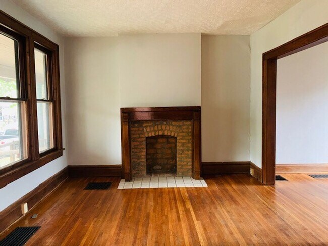 Foto del edificio - 1228-1232 Harrison Avenue