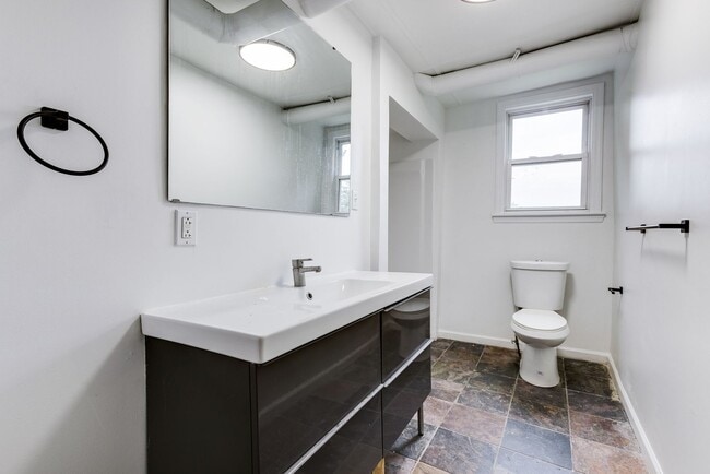 Foto del edificio - 955 E Warrington Ave