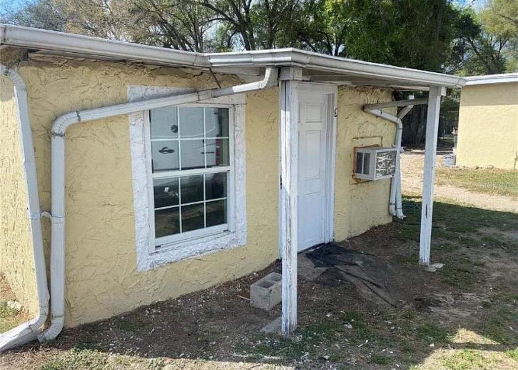 Building Photo - 9411 Goldenrod Rd