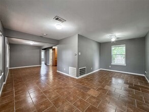 Building Photo - 4717 Heron St