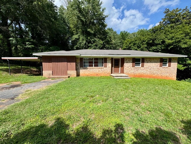 3 bedroom, 1.5 bathroom single family home - 3 bedroom, 1.5 bathroom single family home