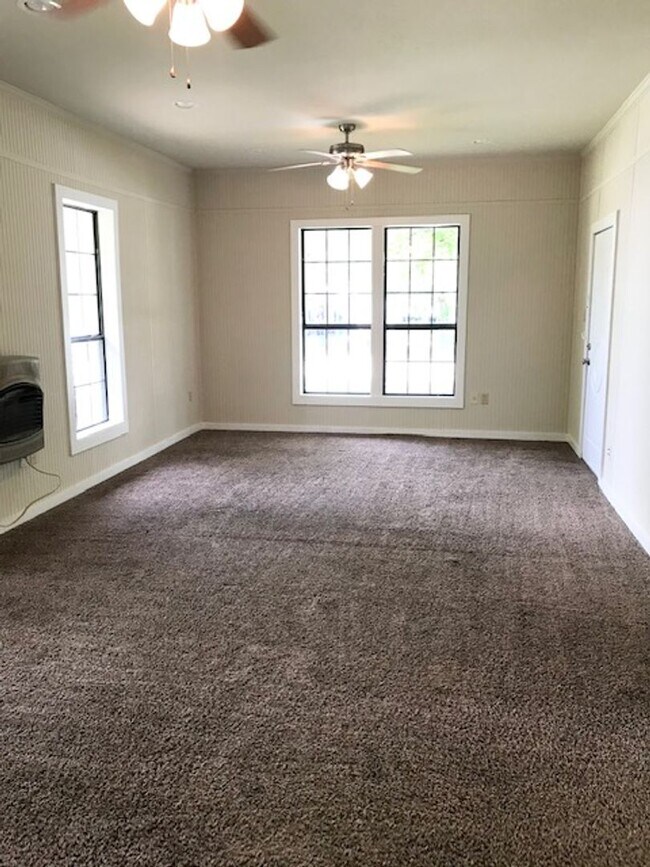 Foto del edificio - 1004 Ave F