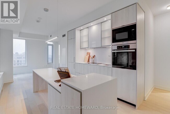 Photo du bâtiment - 11 Yorkville Ave