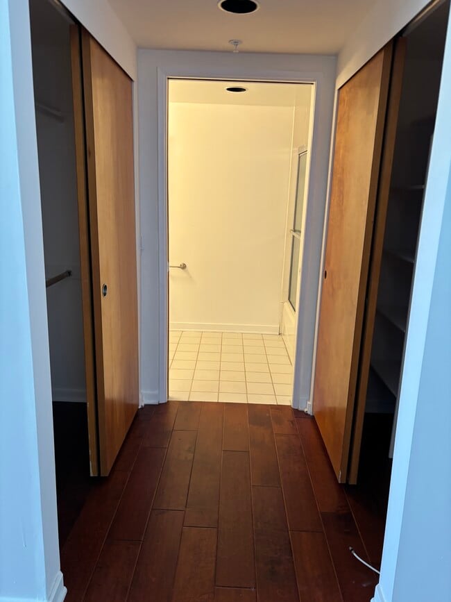 Building Photo - 1212 5th St