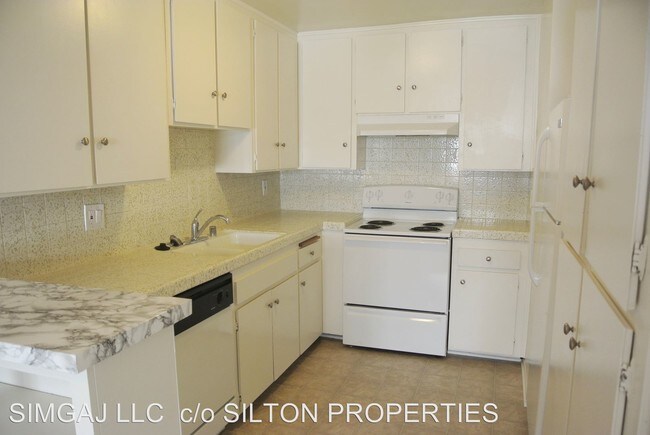 Foto del edificio - 9632 Lucerne Ave