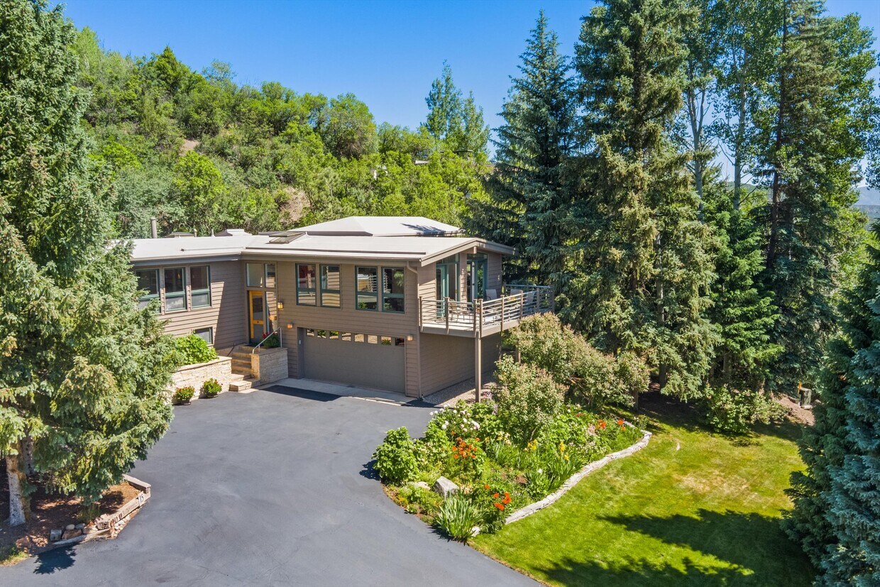 Primary Photo - 15 Terrace Dr