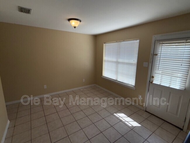 Foto del edificio - 270 Hillcrest Rd