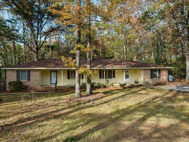 Foto del edificio - 3308 Silver Stream Rd