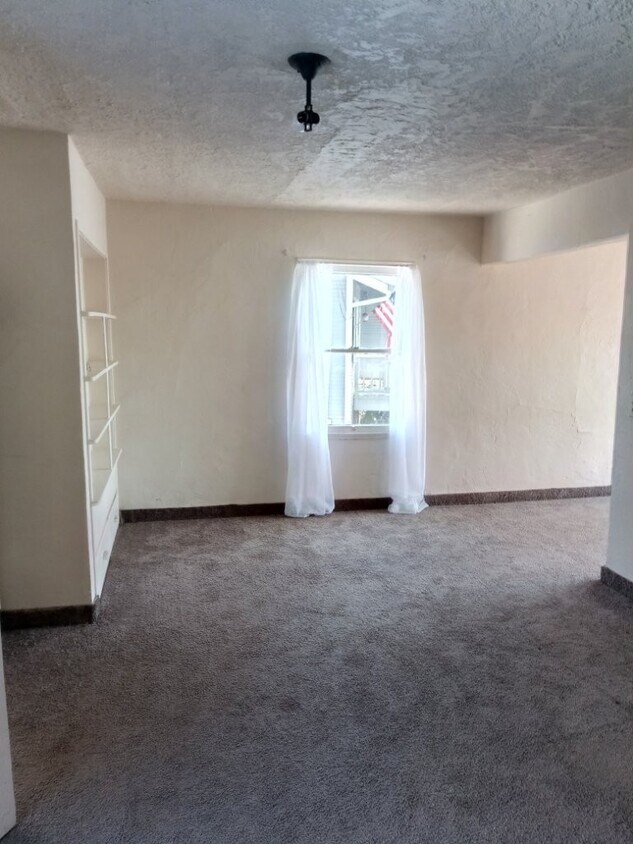 Primary Photo - 224 24th St