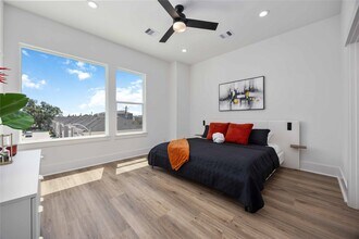 Building Photo - 1941 Knoll St