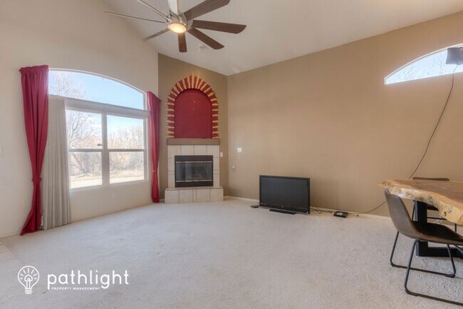 Foto del edificio - 5901 Storyteller Rd NW