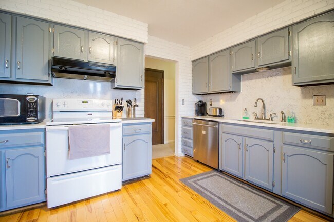 Foto del edificio - 2207 Pleasant St