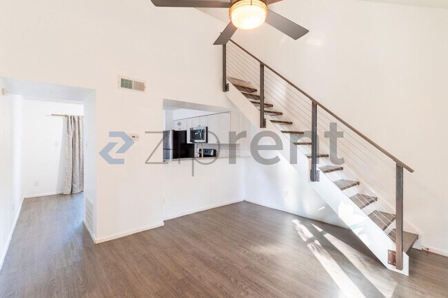 Foto del edificio - Unit B