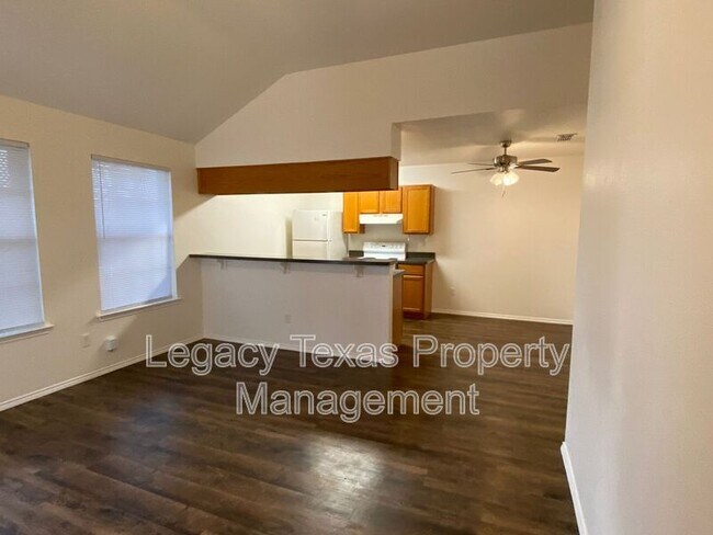 Foto del edificio - 641 Woodard Ave