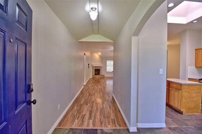 Building Photo - 807 Wild Petunia Way