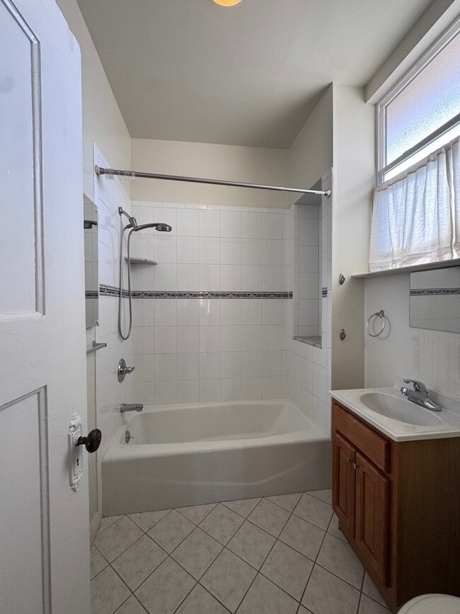 Foto del edificio - 1655 Sacramento St