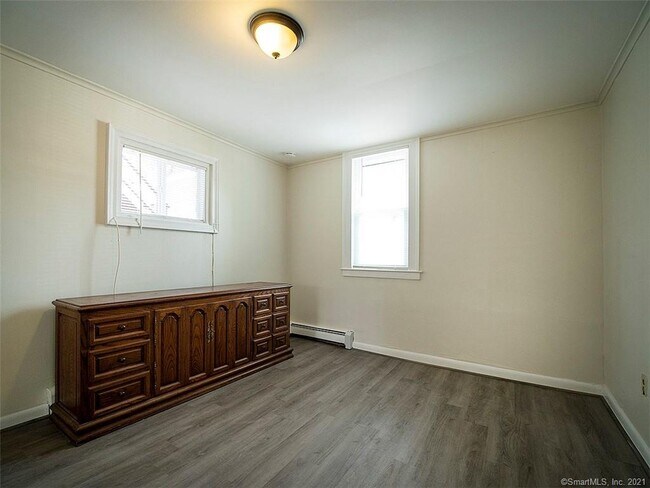 Building Photo - 81 Hubbard Pl