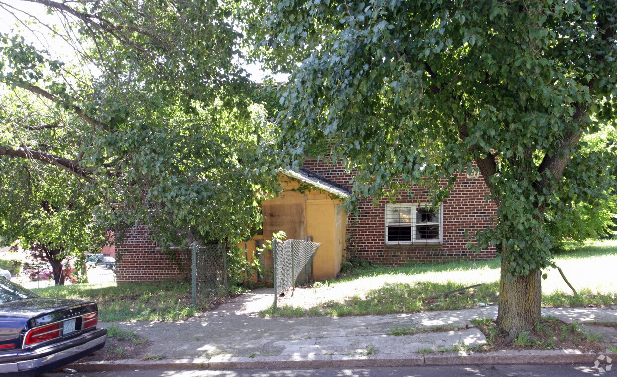 Building Photo - 232-244 Shephard Ave