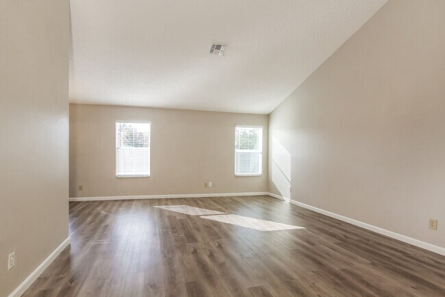 Foto del edificio - 6307 W Kings Ave